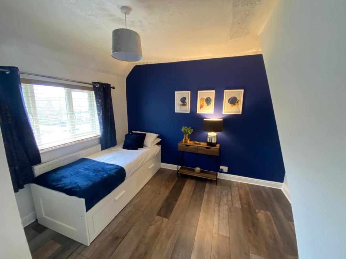 Large Home, Close To Bhx, Nec, Jlr, 4 Double Beds! برمنغهام المظهر الخارجي الصورة